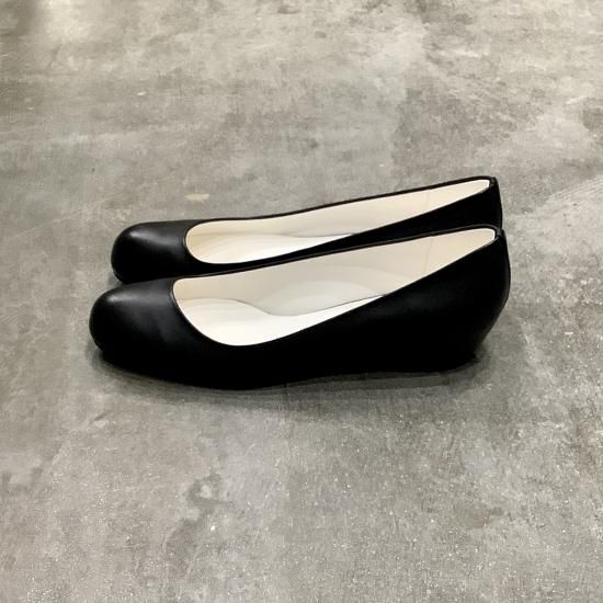 LOW ROUND MONOCHROME (BLACK)