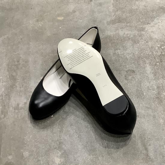 LOW ROUND MONOCHROME (BLACK)