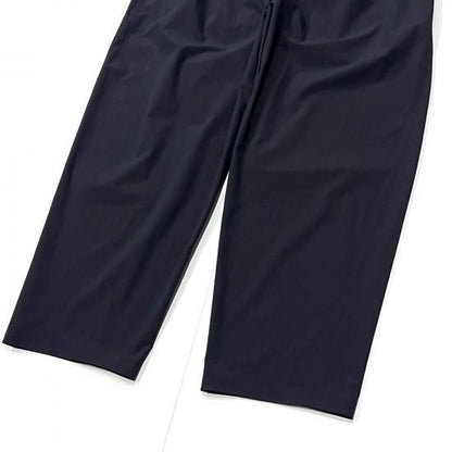 UNTRIMMED MIDDLE PANTS (BLACK)