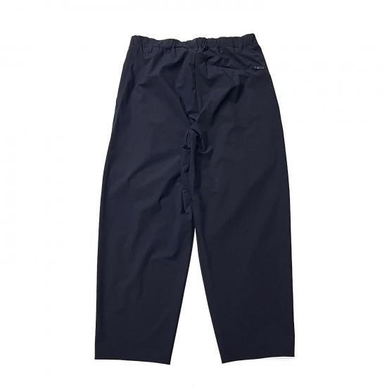 UNTRIMMED MIDDLE PANTS (BLACK)
